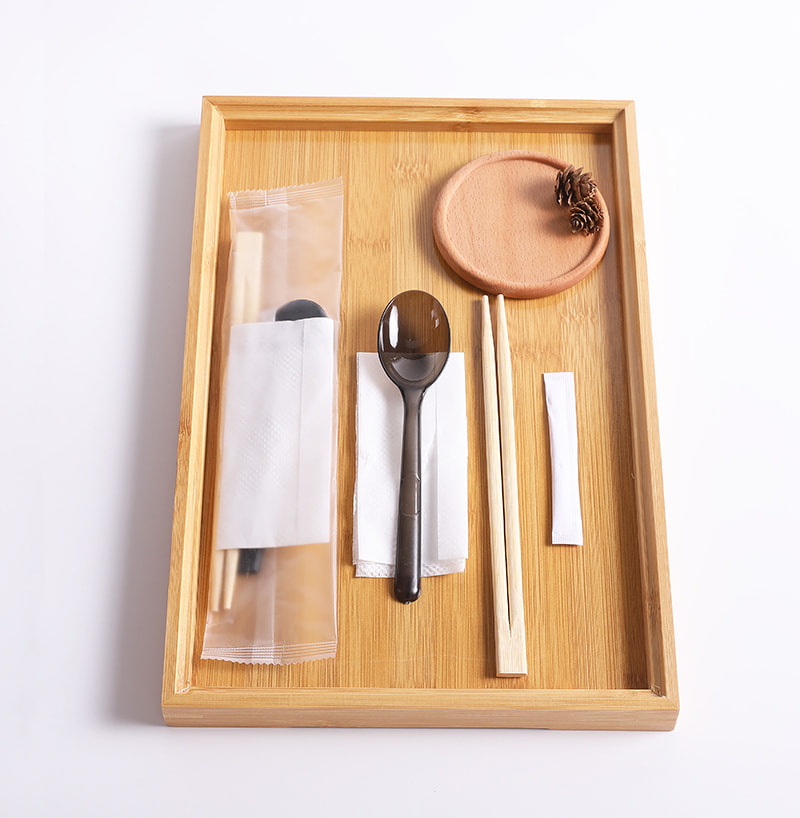 Quattuor-Partem disponibile Prandium Pera Chopsticks Cochleari et Mensam Sudarium Frosted composita film Set